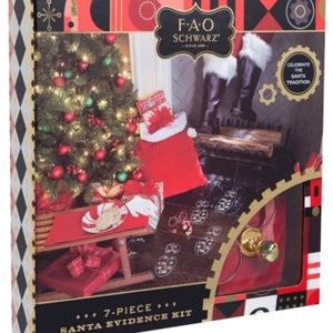 FAO Schwarz 7- Piece Santa Evidence Kit